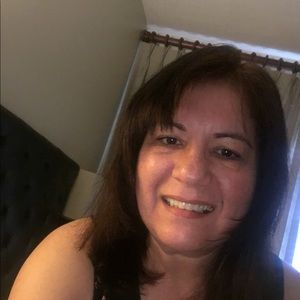 Meet your Posher, Claudia